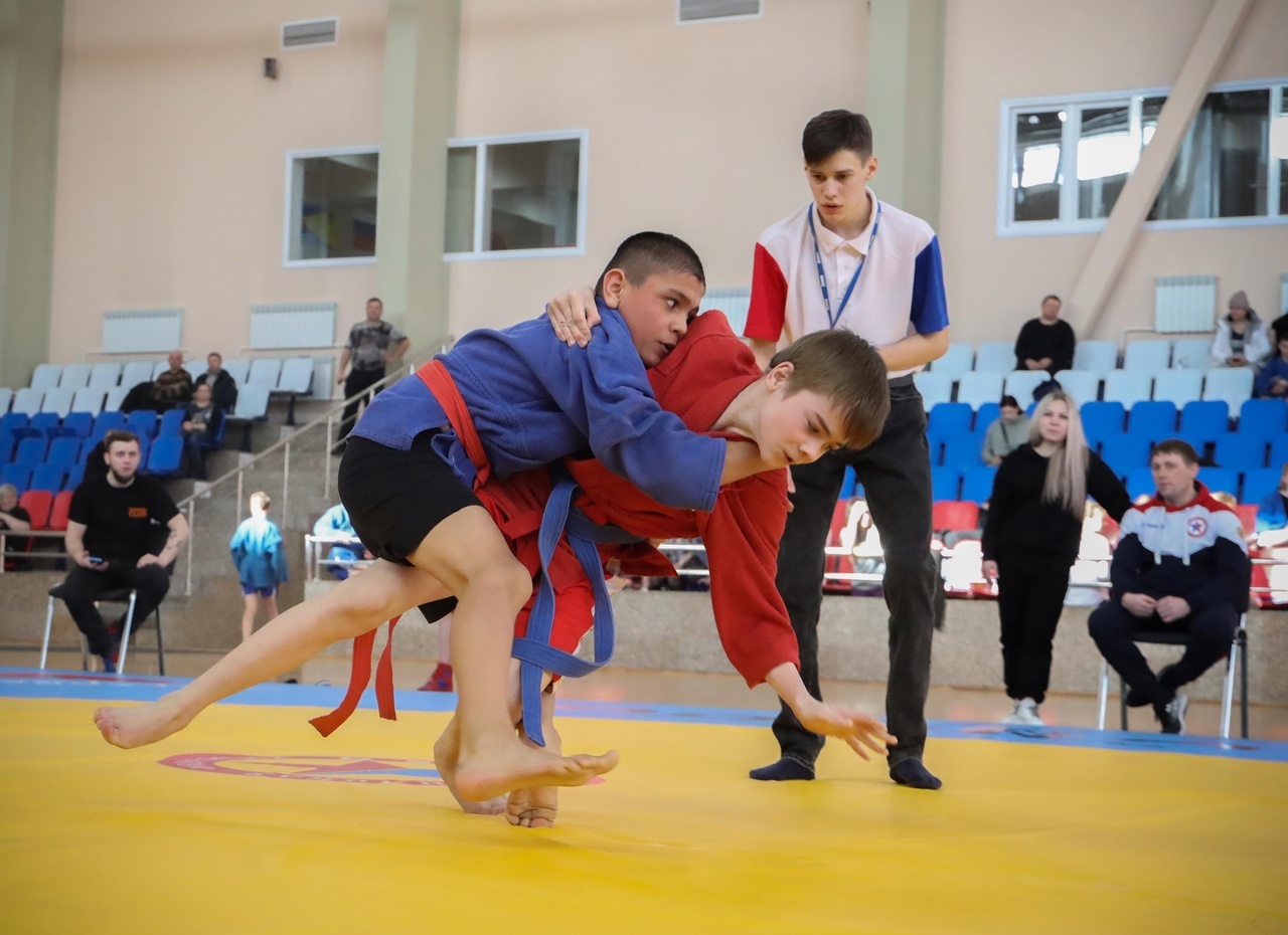 В Ишиме прошли соревнования по самбо | 27.02.2023 | Ишим - БезФормата