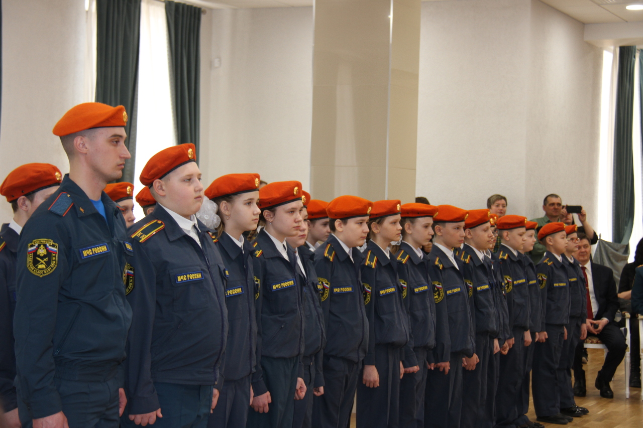 Воспитанники первого в Ишиме кадетского класса МЧС дали присягу |  24.03.2023 | Ишим - БезФормата