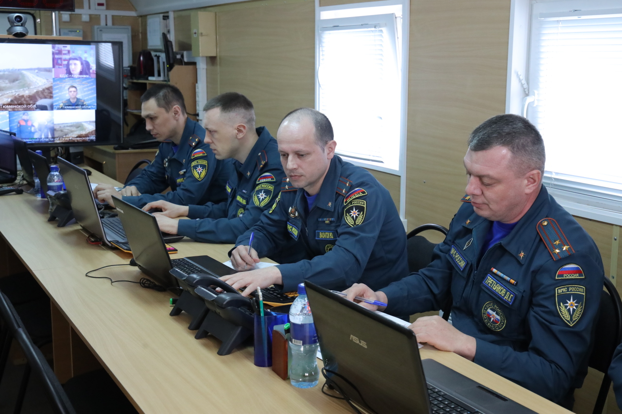 Передвижной пункт областного управления МЧС развернут в Ишиме | 23.04.2024  | Ишим - БезФормата